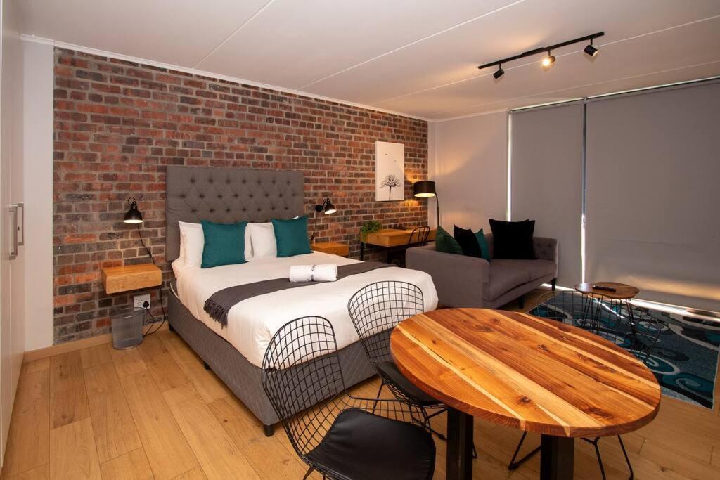 Special Feeling Urban Artisan Woodstock Apartment *