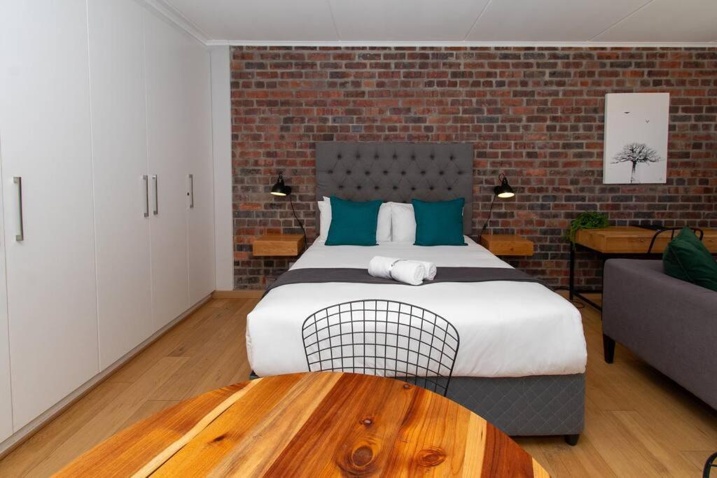 Apartment Special Feeling Urban Artisan Woodstock